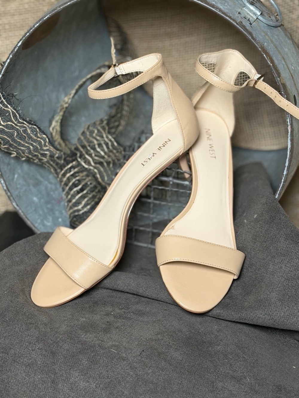 EUC Nine West Beige Open-Toe Ankle-Strap Heels Size 9